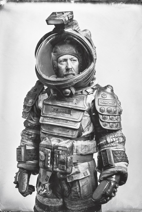 Иллюстрация к книге — Каждый инструмент – молоток. Правила жизни и творчества бессменного ведущего «Разрушителей легенд» [i_031.jpg]