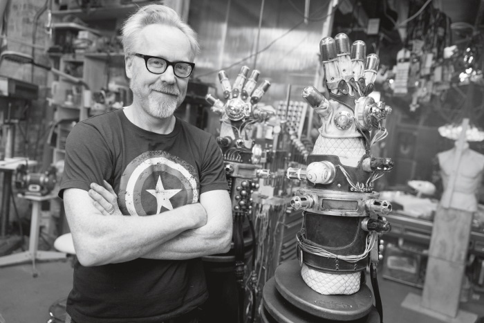 Иллюстрация к книге — Каждый инструмент – молоток. Правила жизни и творчества бессменного ведущего «Разрушителей легенд» [i_043.jpg]