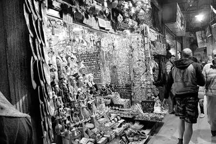 Иллюстрация к книге — Записки странствующего писателя о подводных погружениях и древних цивилизациях [i_015.jpg]