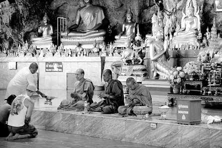 Иллюстрация к книге — Записки странствующего писателя о подводных погружениях и древних цивилизациях [i_059.jpg]