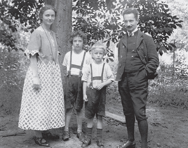 Иллюстрация к книге — Время магов. Великое десятилетие философии. 1919-1929 [i_009.jpg]