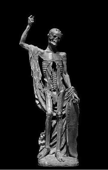 Иллюстрация к книге — Музеи смерти. Парижские и московские кладбища [i_005.jpg]