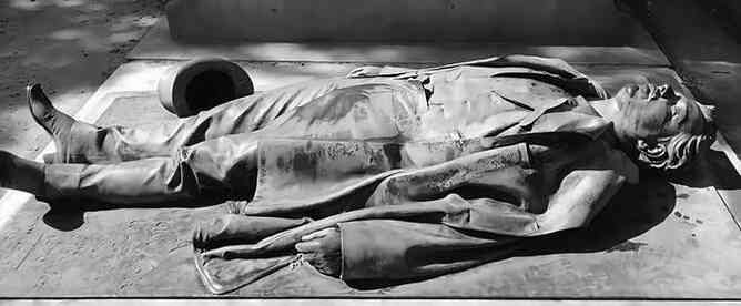 Иллюстрация к книге — Музеи смерти. Парижские и московские кладбища [i_020.jpg]