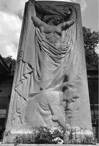 Иллюстрация к книге — Музеи смерти. Парижские и московские кладбища [i_075.jpg]