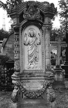 Иллюстрация к книге — Музеи смерти. Парижские и московские кладбища [i_119.jpg]