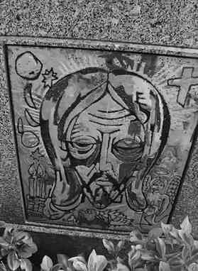 Иллюстрация к книге — Музеи смерти. Парижские и московские кладбища [i_241.jpg]