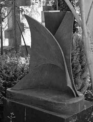 Иллюстрация к книге — Музеи смерти. Парижские и московские кладбища [i_245.jpg]