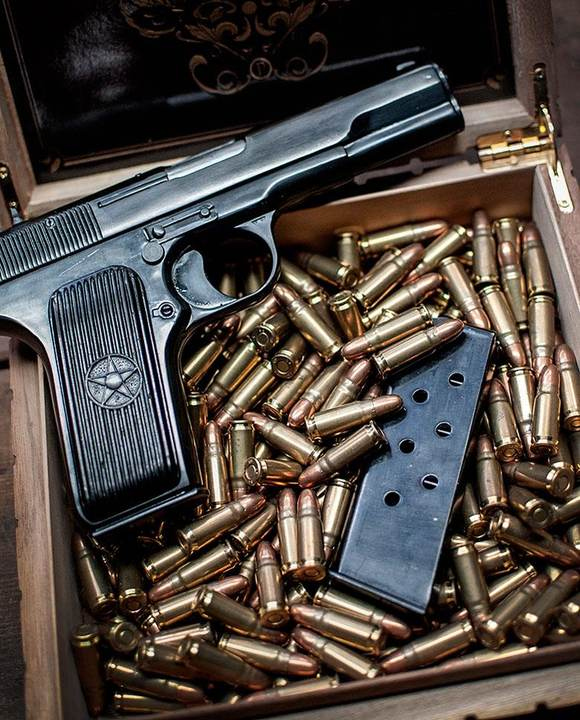 Иллюстрация к книге — Хороший день для зомби-апокалипсиса [i_007.jpg]