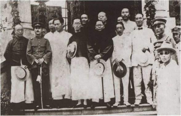 Иллюстрация к книге — Чан Кайши [i_015.jpg]