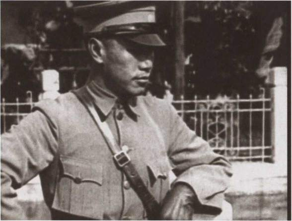 Иллюстрация к книге — Чан Кайши [i_020.jpg]