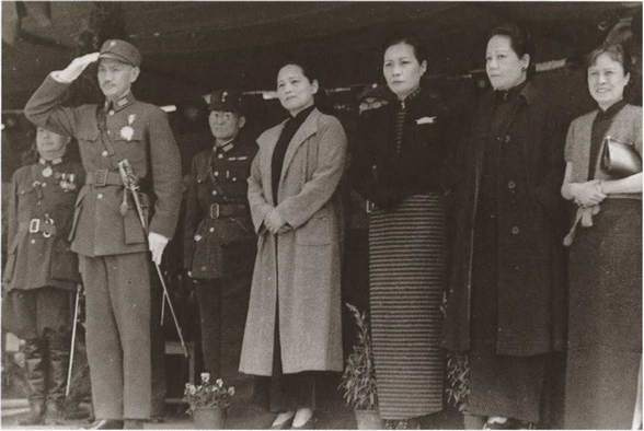 Иллюстрация к книге — Чан Кайши [i_038.jpg]