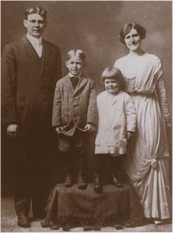 Иллюстрация к книге — Рейган [i_004.jpg]