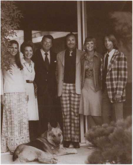 Иллюстрация к книге — Рейган [i_019.jpg]