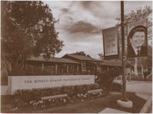 Иллюстрация к книге — Рейган [i_059.jpg]