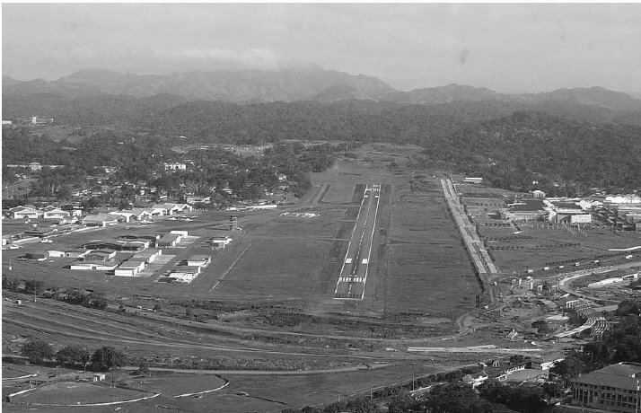 Иллюстрация к книге — Мой генерал Торрихос [i_009.jpg]