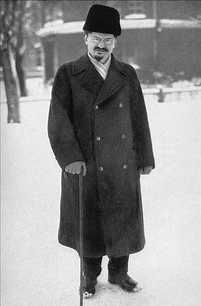 Иллюстрация к книге — Лев Троцкий. Большевик. 1917–1923 [i_002.jpg]