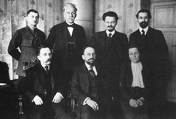 Иллюстрация к книге — Лев Троцкий. Большевик. 1917–1923 [i_005.jpg]