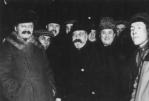 Иллюстрация к книге — Лев Троцкий. Оппозиционер. 1923-1929 [i_004.jpg]