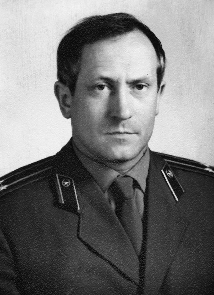 Иллюстрация к книге — Шпион и предатель. Самая громкая шпионская история времен холодной войны [i_010.jpg]