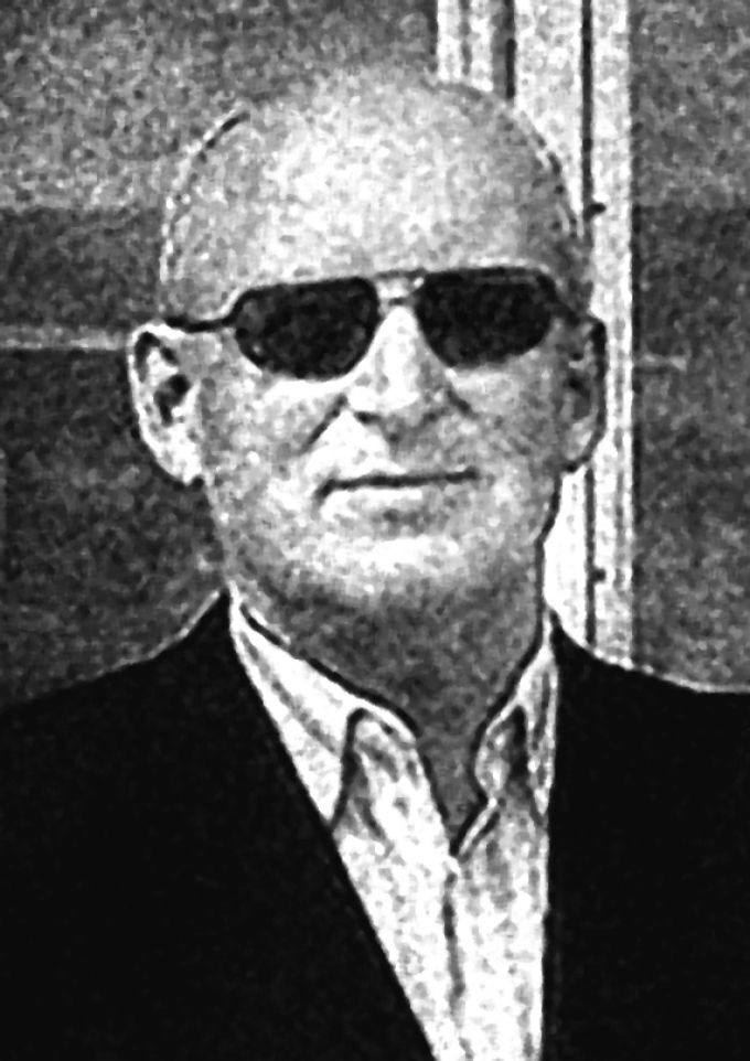 Иллюстрация к книге — Шпион и предатель. Самая громкая шпионская история времен холодной войны [i_028.jpg]