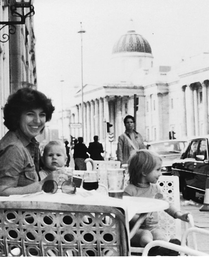 Иллюстрация к книге — Шпион и предатель. Самая громкая шпионская история времен холодной войны [i_035.jpg]