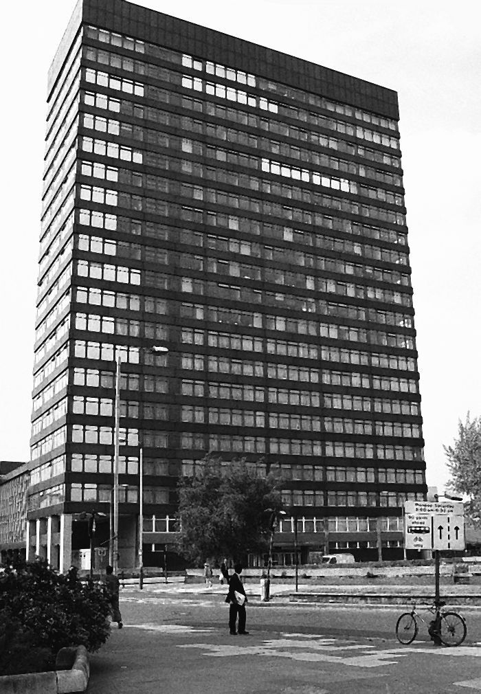 Иллюстрация к книге — Шпион и предатель. Самая громкая шпионская история времен холодной войны [i_036.jpg]