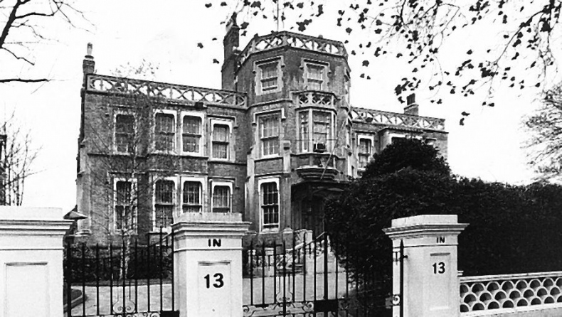 Иллюстрация к книге — Шпион и предатель. Самая громкая шпионская история времен холодной войны [i_039.jpg]