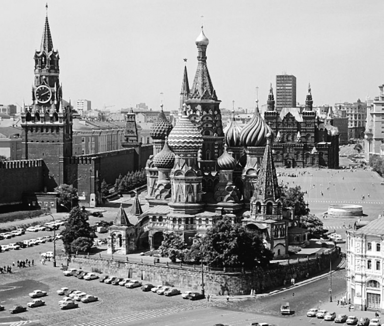 Иллюстрация к книге — Шпион и предатель. Самая громкая шпионская история времен холодной войны [i_050.jpg]