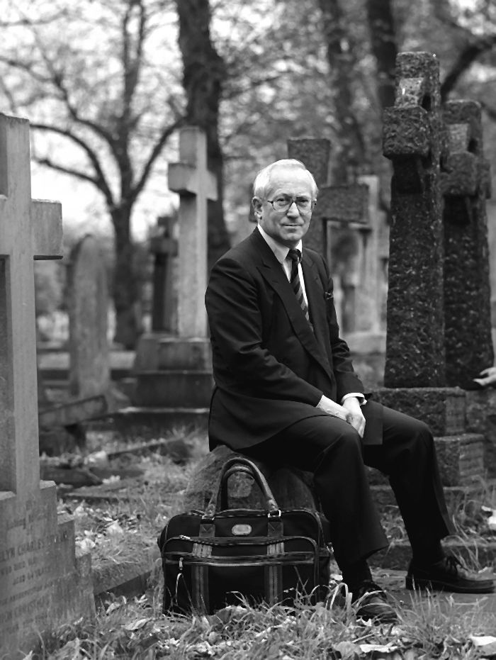 Иллюстрация к книге — Шпион и предатель. Самая громкая шпионская история времен холодной войны [i_066.jpg]