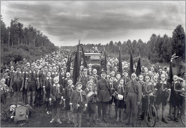 Иллюстрация к книге — Конституция 1936 года и массовая политическая культура сталинизма [i_005.jpg]