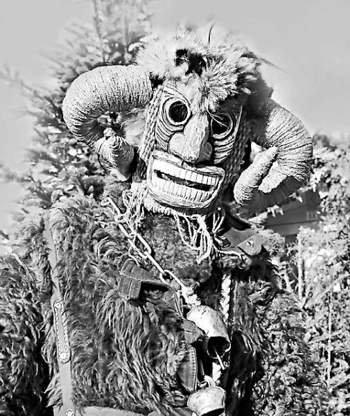 Иллюстрация к книге — История маски. От египетских фараонов до венецианского карнавала [i_008.jpg]