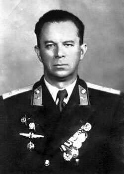 Иллюстрация к книге — Внешняя разведка СССР – России. 1946–2020 годы. История, структура и кадры [i_016.jpg]