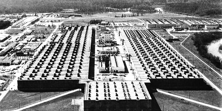 Иллюстрация к книге — Внешняя разведка СССР – России. 1946–2020 годы. История, структура и кадры [i_017.jpg]