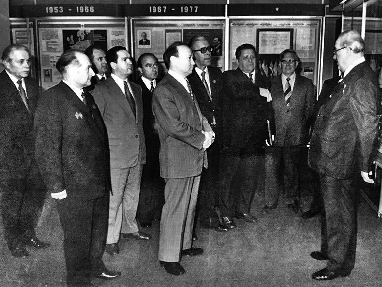 Иллюстрация к книге — Внешняя разведка СССР – России. 1946–2020 годы. История, структура и кадры [i_035.jpg]