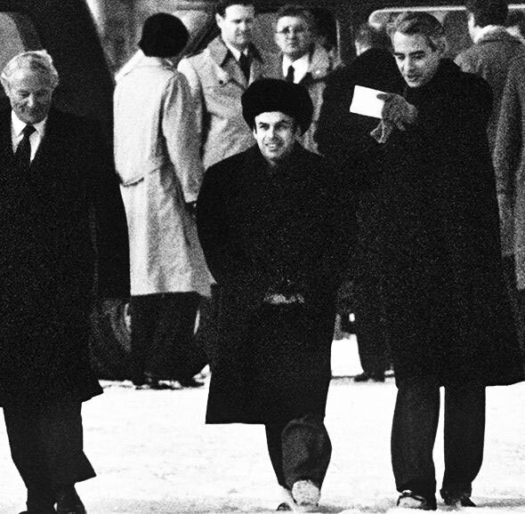 Иллюстрация к книге — Внешняя разведка СССР – России. 1946–2020 годы. История, структура и кадры [i_077.jpg]