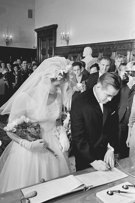 Иллюстрация к книге — Свято место пусто не бывает: история советского атеизма [b00000684.jpg]