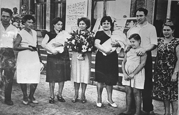 Иллюстрация к книге — Свято место пусто не бывает: история советского атеизма [b00000713.jpg]