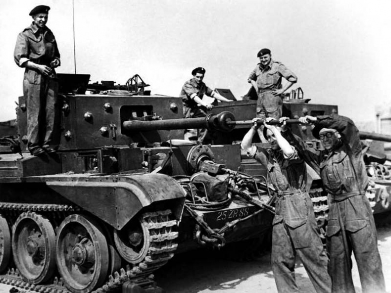 Иллюстрация к книге — Крейсерский танк Mk.VIII «Кромвель». На острие королевского меча [i_003.jpg]