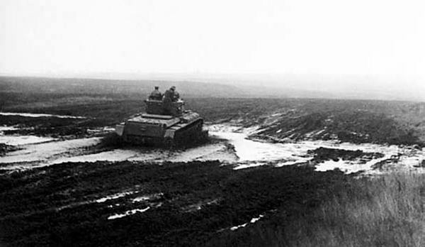 Иллюстрация к книге — Крейсерский танк Mk.VIII «Кромвель». На острие королевского меча [i_032.jpg]