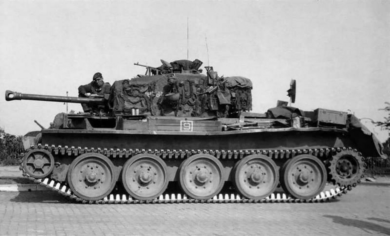 Иллюстрация к книге — Крейсерский танк Mk.VIII «Кромвель». На острие королевского меча [i_079.jpg]