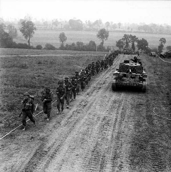 Иллюстрация к книге — Крейсерский танк Mk.VIII «Кромвель». На острие королевского меча [i_099.jpg]