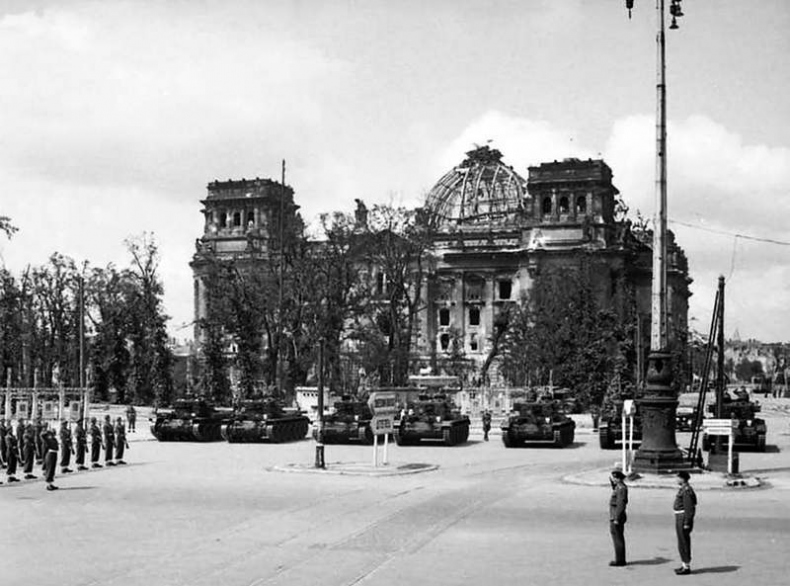 Иллюстрация к книге — Крейсерский танк Mk.VIII «Кромвель». На острие королевского меча [i_106.jpg]