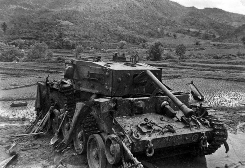 Иллюстрация к книге — Крейсерский танк Mk.VIII «Кромвель». На острие королевского меча [i_123.jpg]