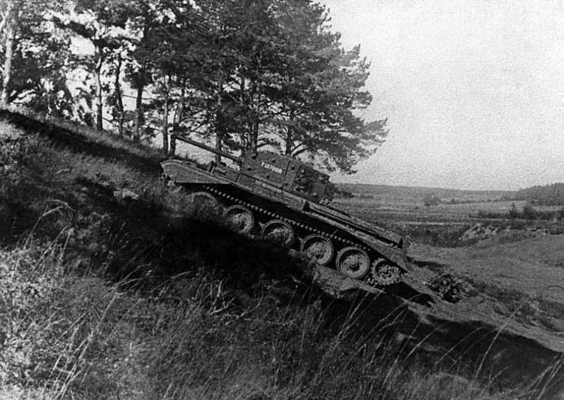 Иллюстрация к книге — Крейсерский танк Mk.VIII «Кромвель». На острие королевского меча [i_155.jpg]