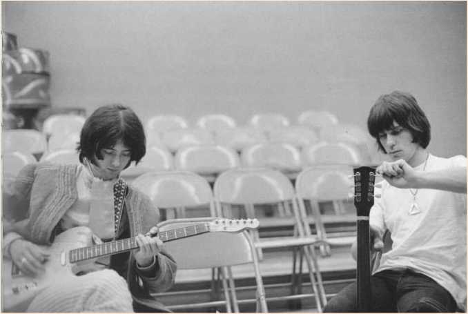 Иллюстрация к книге — Свет и Тень. Разговоры с Джимми Пейджем [i_015.jpg]