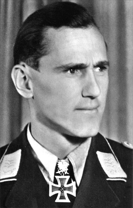 Иллюстрация к книге — Асы немецкой авиации [i_032.jpg]