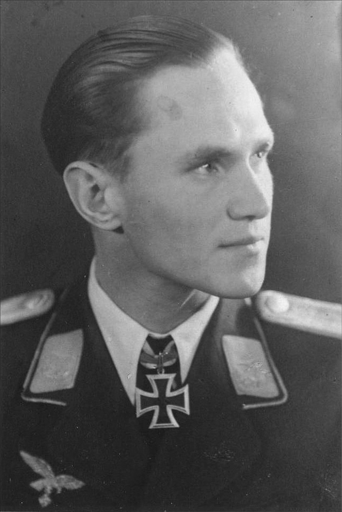 Иллюстрация к книге — Асы немецкой авиации [i_045.jpg]