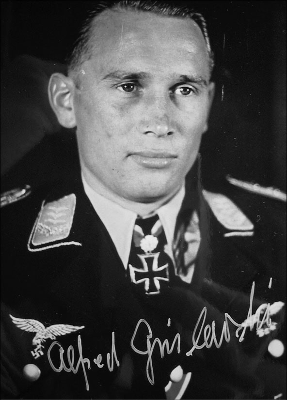 Иллюстрация к книге — Асы немецкой авиации [i_053.jpg]