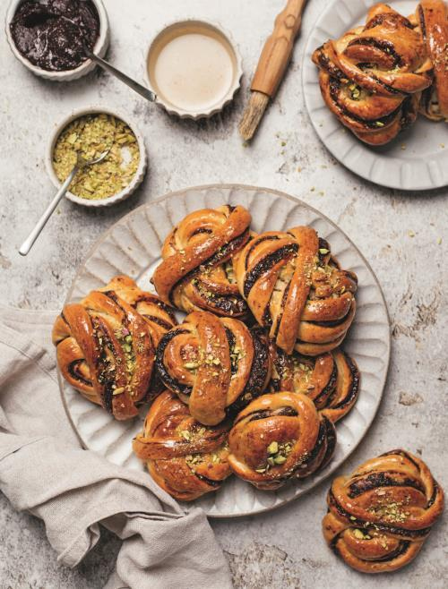 Иллюстрация к книге — Праздник каждый день. Когда в дом приходит счастье [i_053.jpg]