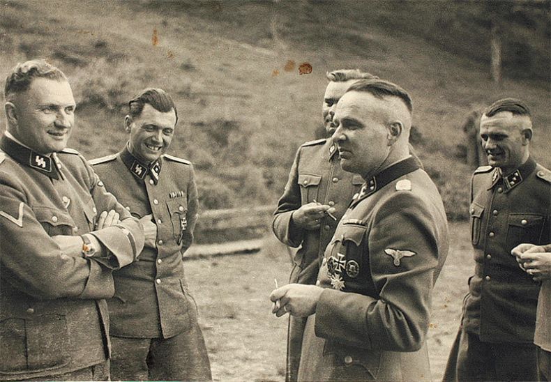 Иллюстрация к книге — Жизнь и смерть в аушвицком аду [i_040.jpg]